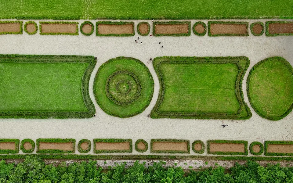 The formal geometry of the Italian garden seen directly from above